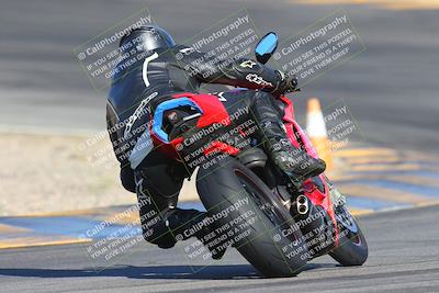 media/Dec-05-2024-Racers Edge (Thu) [[e102e0690b]]/3-B Group/Session 1 Turn 8 Backside/